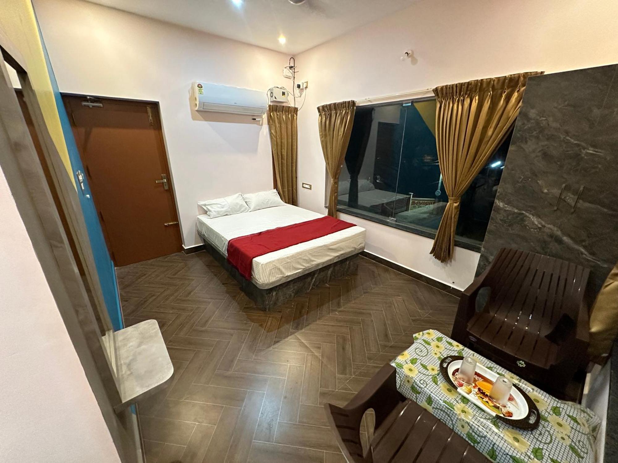 Om Lingeswaran Home Stay Tiruvannāmalai Dış mekan fotoğraf