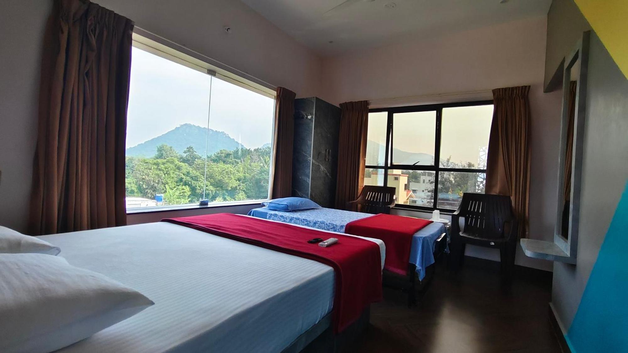 Om Lingeswaran Home Stay Tiruvannāmalai Dış mekan fotoğraf